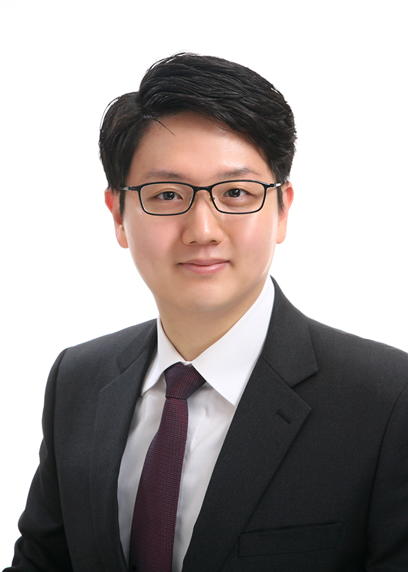 Min Park 사진