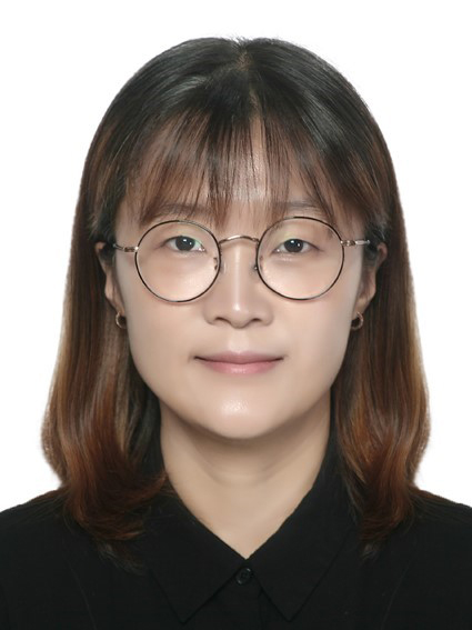 Ji Sook Han 사진